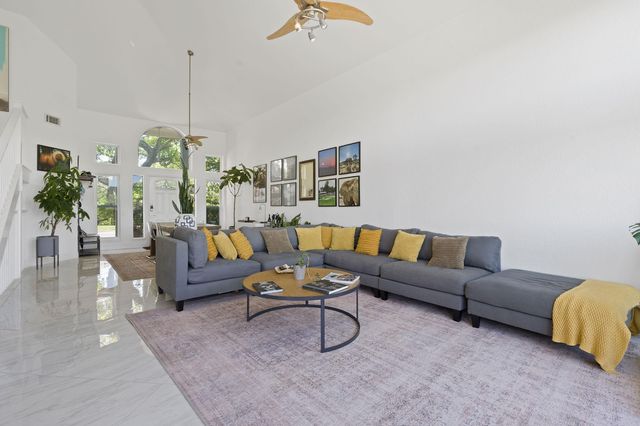 6905 Crosby CIR 18, Austin, TX 78746
