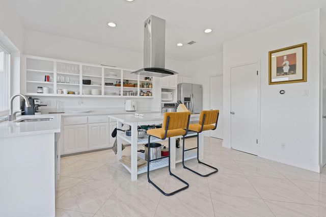 6905 Crosby CIR 18, Austin, TX 78746