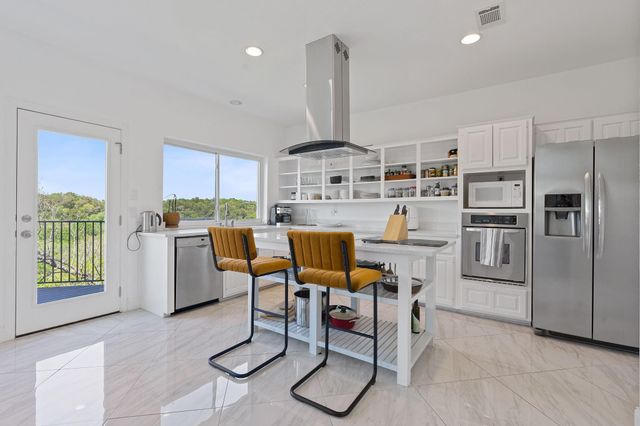 6905 Crosby CIR 18, Austin, TX 78746