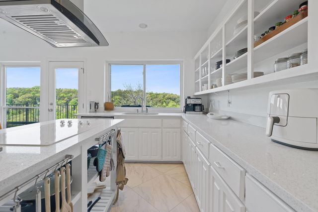 6905 Crosby CIR 18, Austin, TX 78746