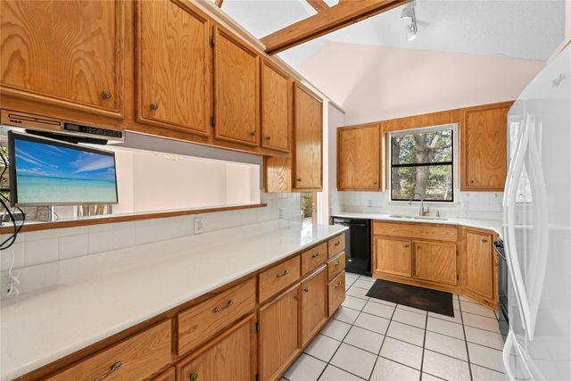 140 Donna DR, Wimberley, TX 78676