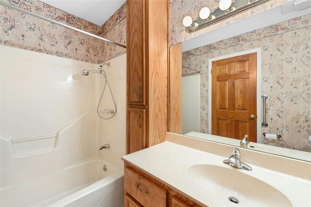 140 Donna DR, Wimberley, TX 78676