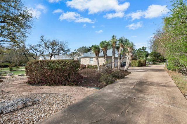 140 Donna DR, Wimberley, TX 78676