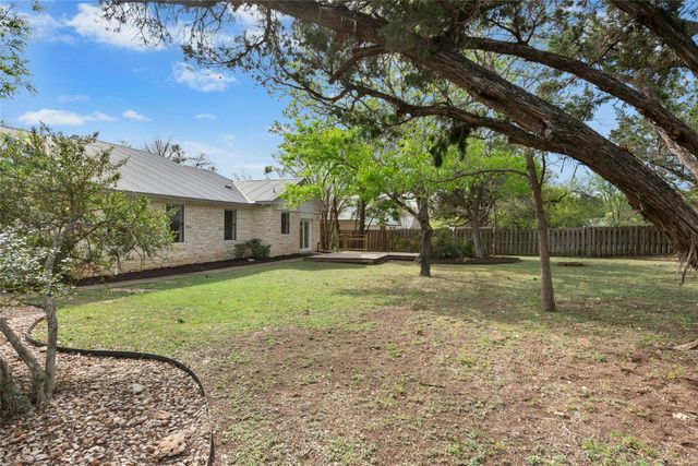 140 Donna DR, Wimberley, TX 78676