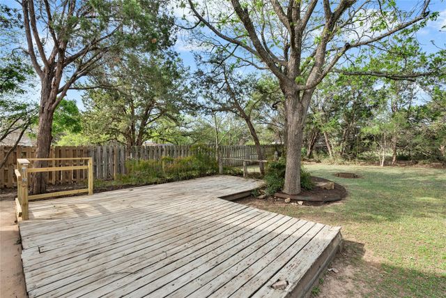 140 Donna DR, Wimberley, TX 78676