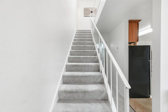 490 Auburn Way 15, San Jose, CA 95129