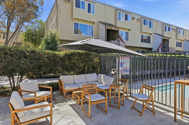 490 Auburn Way 15, San Jose, CA 95129