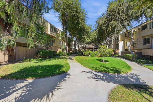 490 Auburn Way 15, San Jose, CA 95129