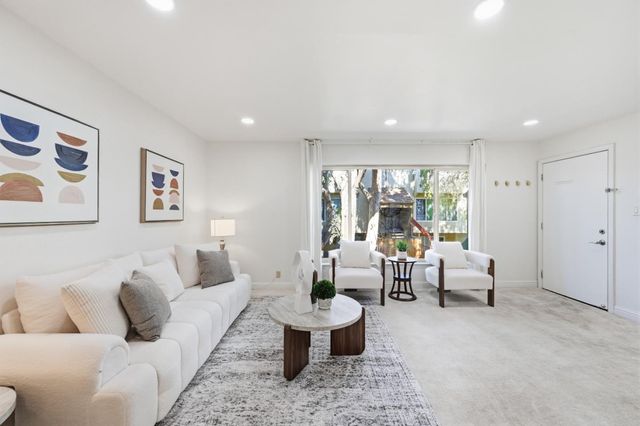 490 Auburn Way 15, San Jose, CA 95129