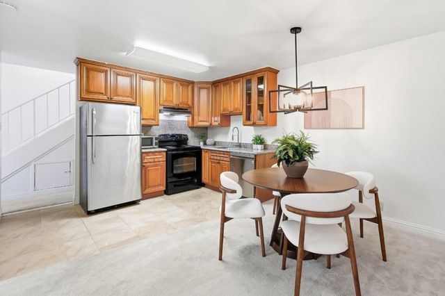 490 Auburn Way 15, San Jose, CA 95129