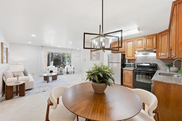 490 Auburn Way 15, San Jose, CA 95129