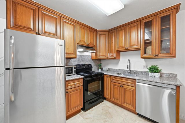 490 Auburn Way 15, San Jose, CA 95129