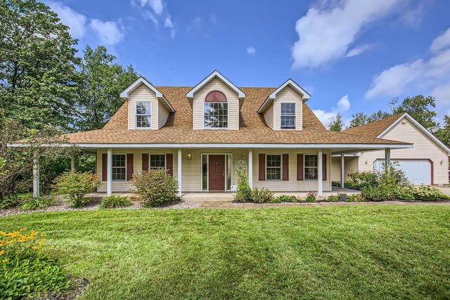 18046 Zodiac Street NE, Forest Lake, MN 55025