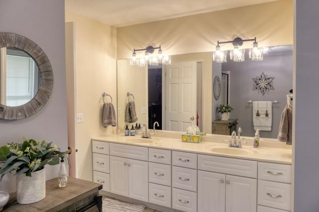 18046 Zodiac Street NE, Forest Lake, MN 55025