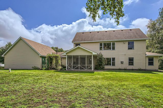 18046 Zodiac Street NE, Forest Lake, MN 55025