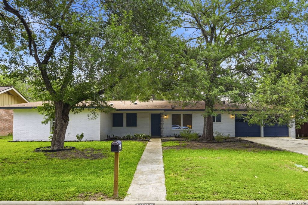 1022 GREY OAK DR, San Antonio, TX 78213