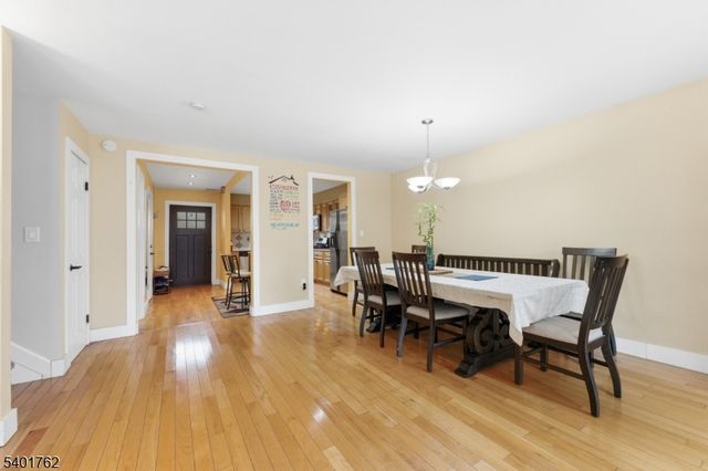 10 Coventry Ct, Old Bridge Twp., NJ 07747