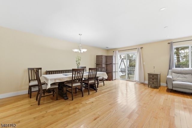 10 Coventry Ct, Old Bridge Twp., NJ 07747