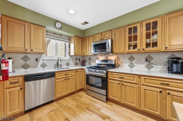 10 Coventry Ct, Old Bridge Twp., NJ 07747