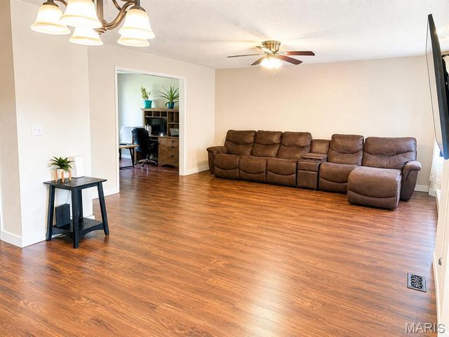 326 Fairwood Hills Road, O'fallon, IL 62269