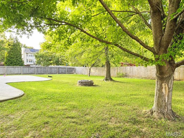 326 Fairwood Hills Road, O'fallon, IL 62269
