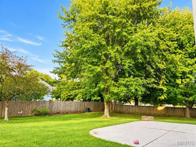 326 Fairwood Hills Road, O'fallon, IL 62269