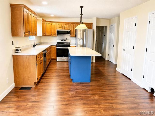 326 Fairwood Hills Road, O'fallon, IL 62269