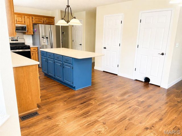 326 Fairwood Hills Road, O'fallon, IL 62269