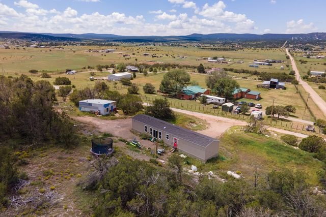 82 Saddle Spur East Road, Edgewood, NM 87015