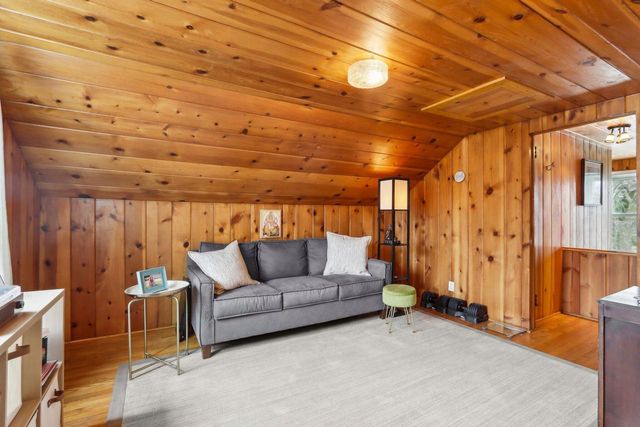 1703 E Norwich AVENUE, Saint Francis, WI 53235