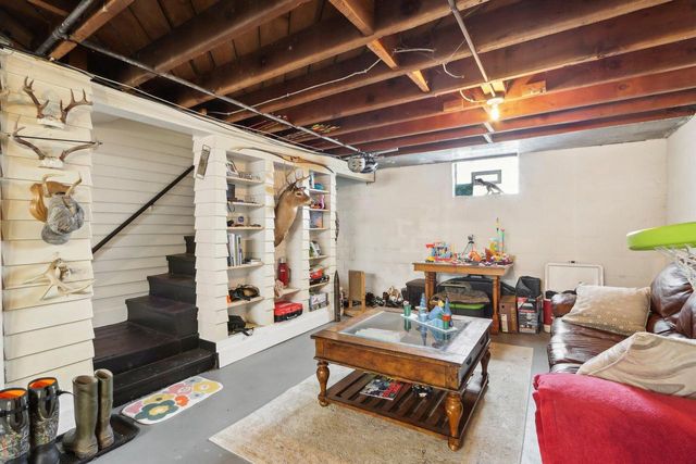 1703 E Norwich AVENUE, Saint Francis, WI 53235