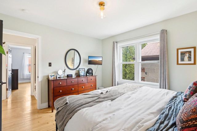 1703 E Norwich AVENUE, Saint Francis, WI 53235