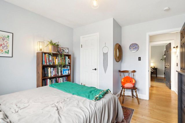 1703 E Norwich AVENUE, Saint Francis, WI 53235