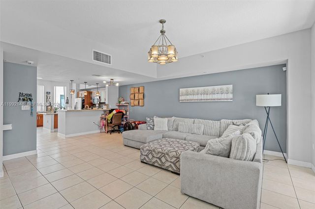 2134 Van Buren St 306, Hollywood, FL 33020