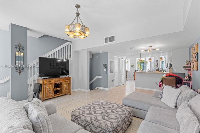 2134 Van Buren St 306, Hollywood, FL 33020