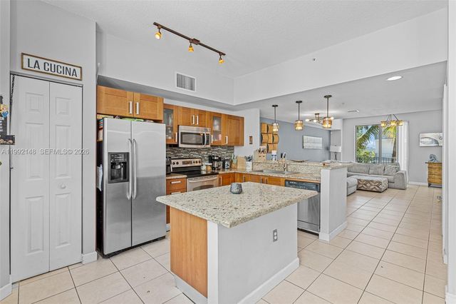2134 Van Buren St 306, Hollywood, FL 33020
