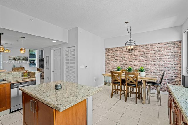2134 Van Buren St 306, Hollywood, FL 33020