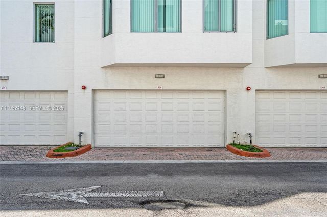2134 Van Buren St 306, Hollywood, FL 33020