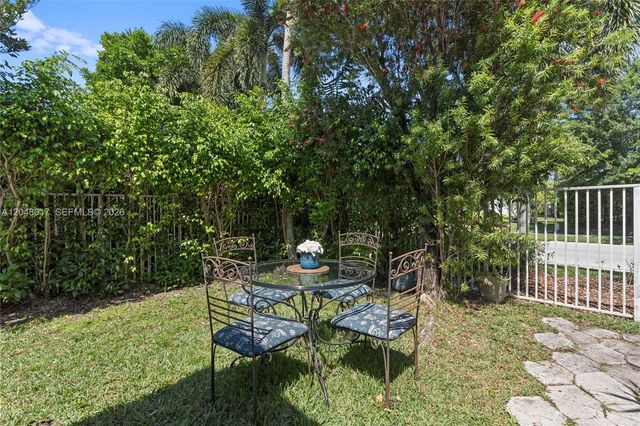 1097 Allamanda Way, Weston, FL 33327