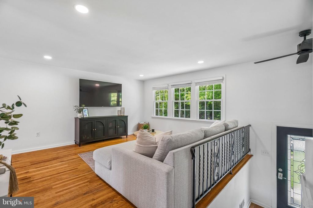 225 ACADEMY AVE, WOODBURY HEIGHTS, NJ 08097 — photo 3