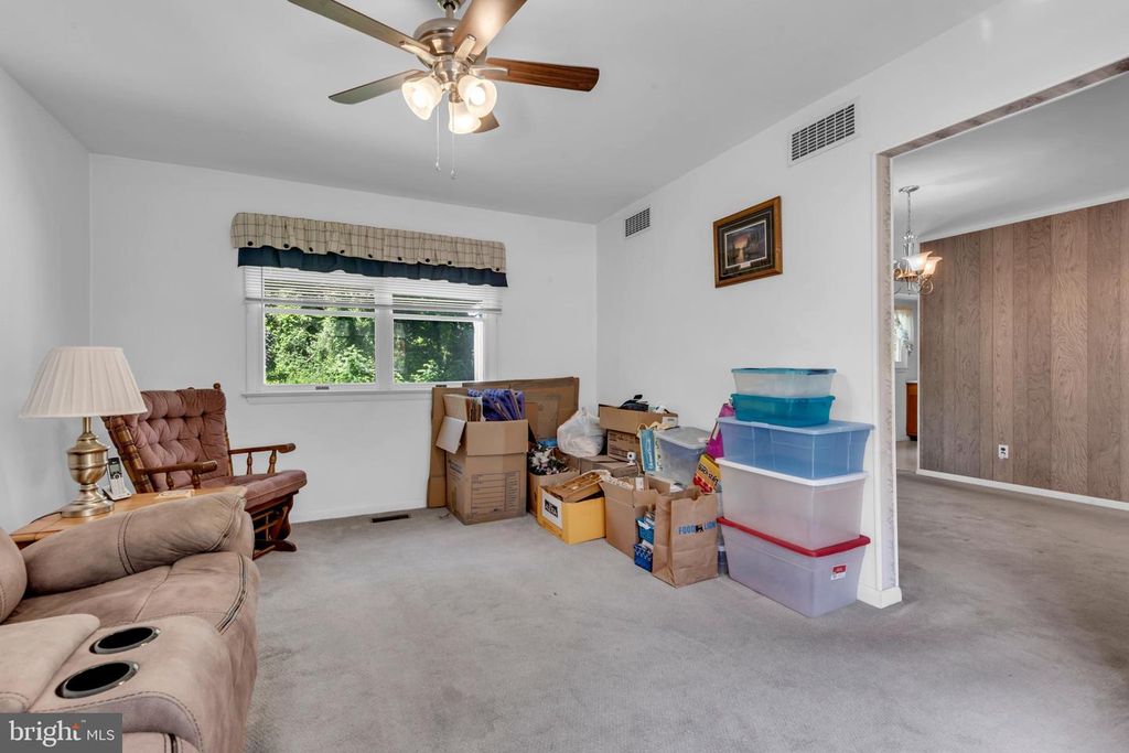 Image 10 of property listing at 1410 MARINER DR, Arnold, MD 21012