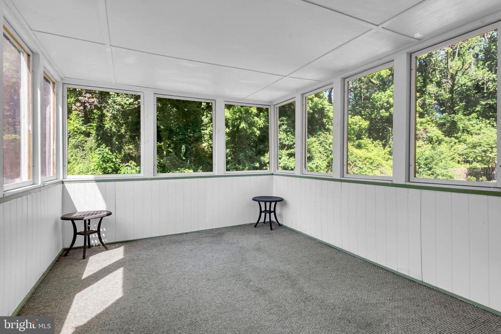 Image 12 of property listing at 1410 MARINER DR, Arnold, MD 21012