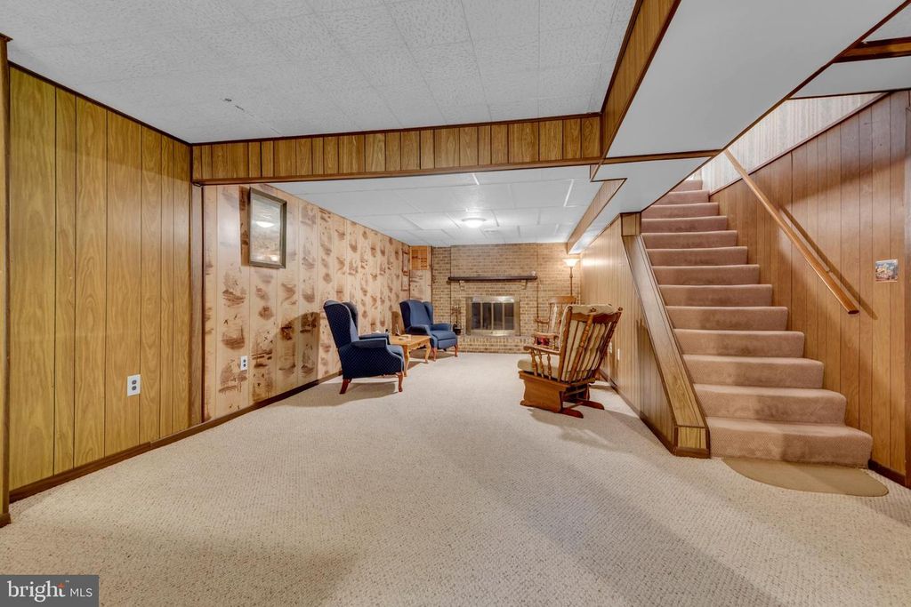 Image 21 of property listing at 1410 MARINER DR, Arnold, MD 21012