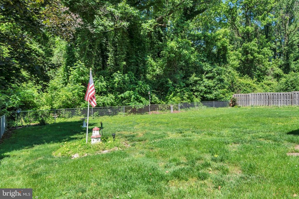 Image 28 of property listing at 1410 MARINER DR, Arnold, MD 21012