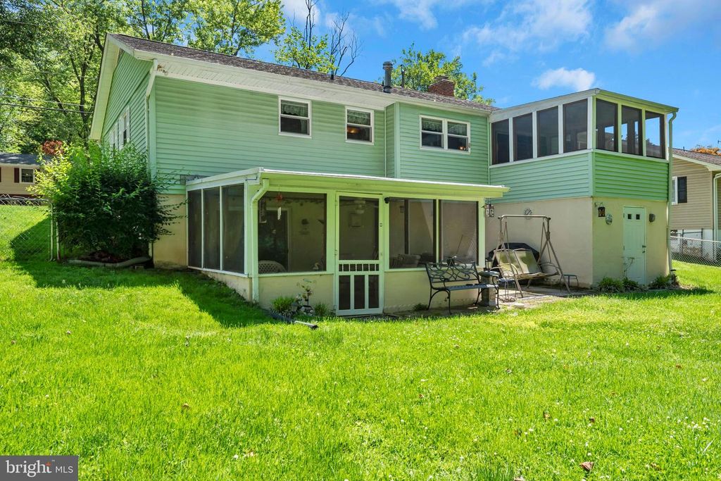 Image 31 of property listing at 1410 MARINER DR, Arnold, MD 21012