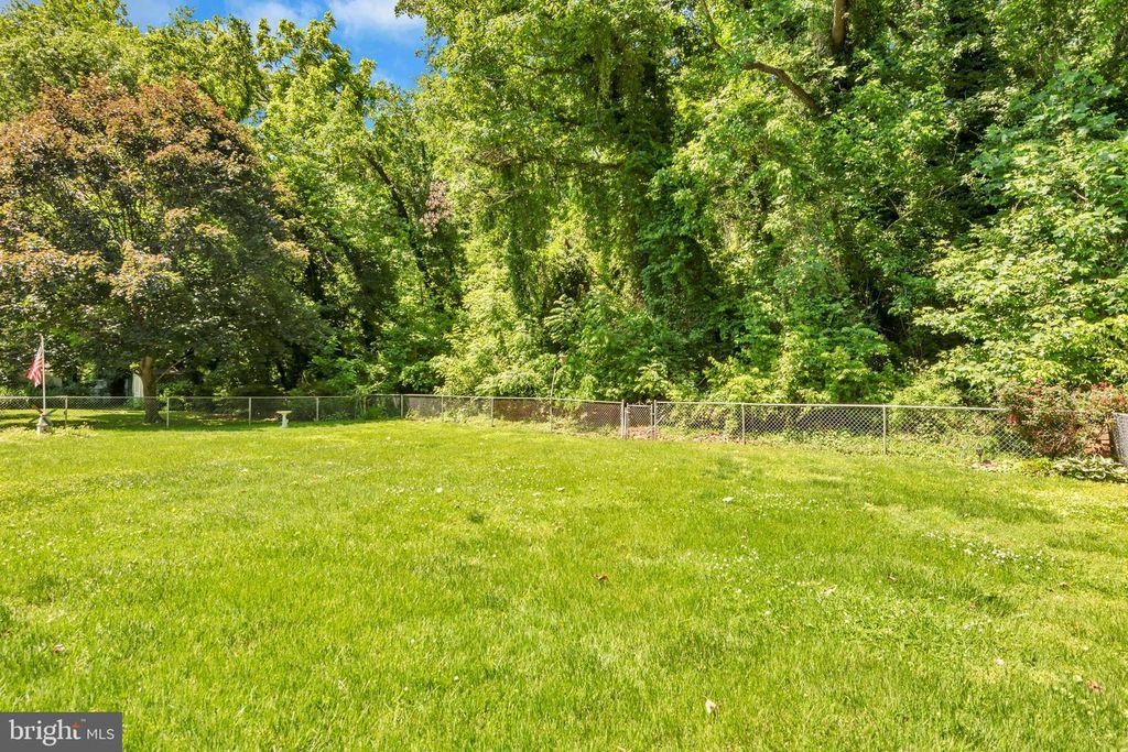 Image 32 of property listing at 1410 MARINER DR, Arnold, MD 21012