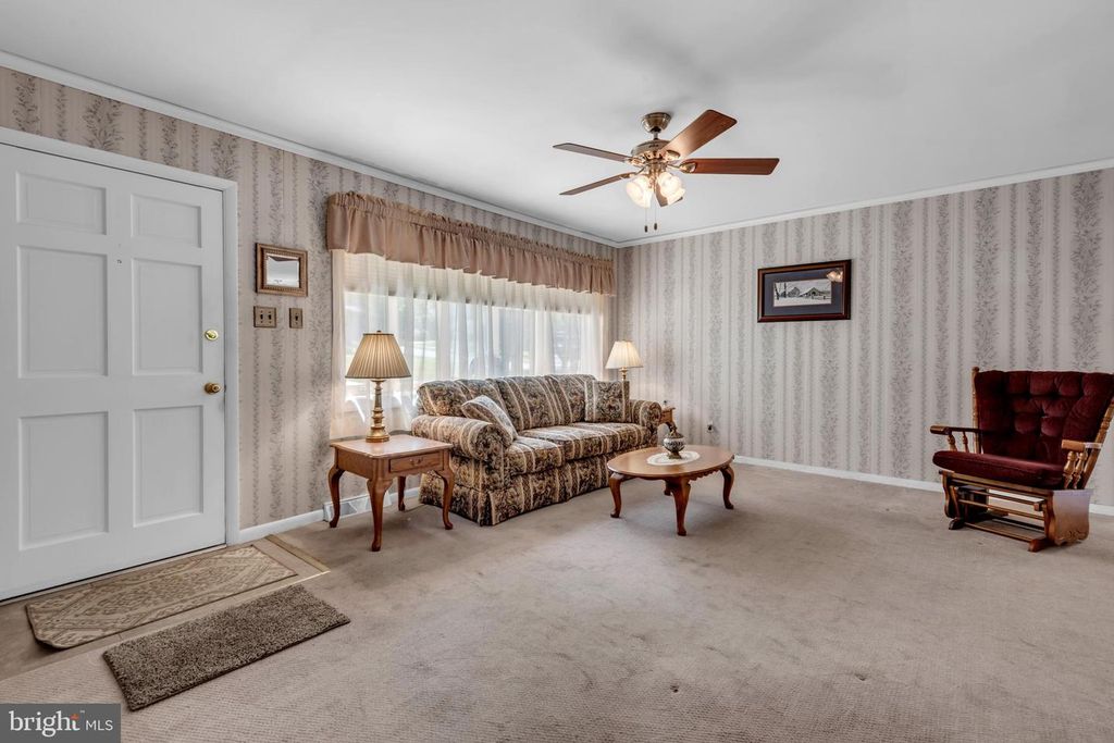 Image 4 of property listing at 1410 MARINER DR, Arnold, MD 21012