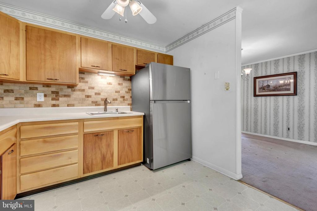 Image 9 of property listing at 1410 MARINER DR, Arnold, MD 21012