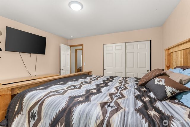 14628 SE Vail Cut Off Road, Rainier, WA 98576