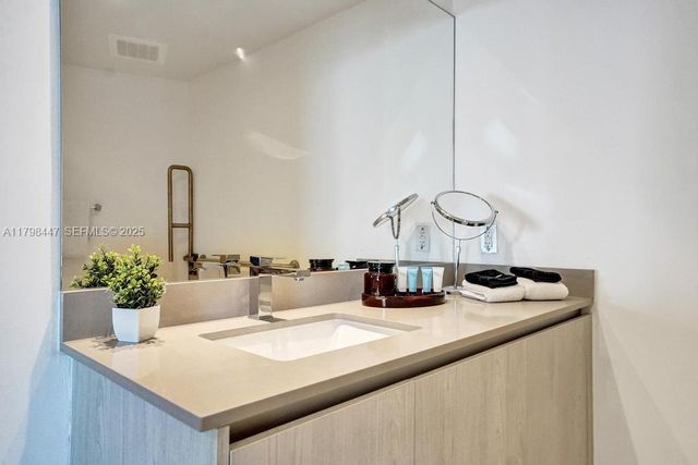4111 S Ocean Drive 2803, Hollywood, FL 33019